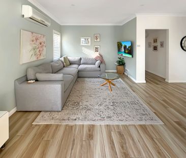 STYLISH RENOVATED 3 BEDROOM FAMILY HOME - Photo 3