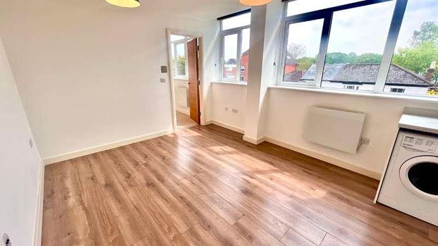 East Street, Epsom, KT17 - Photo 1