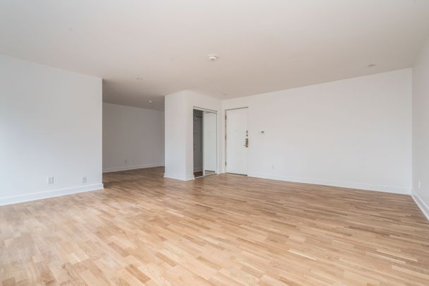 39 Riverwood Parkway - Photo 1