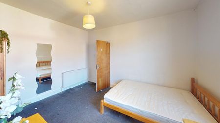 5 bedroom semi-detached house to rent - Photo 3