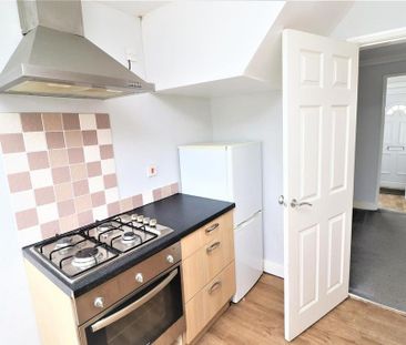 3 bedroom semi-detached house to rent - Photo 6