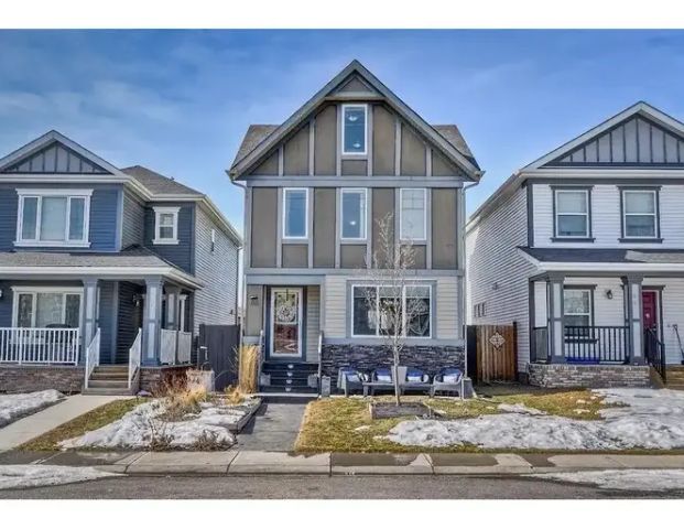 Rent Lowered! Fantastic Modern and bright home! | 68 Copperpond Park Southeast, Calgary - Photo 1