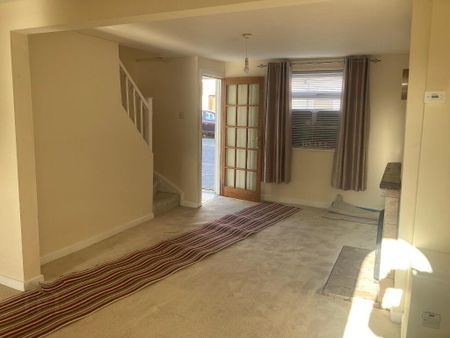 77 Main Street, Kircubbin, BT22 2SR - Photo 2