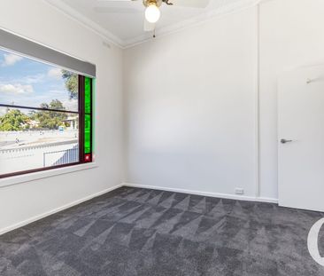 Charming Victorian Weatherboard, Fully Restored and Renovated - Photo 5