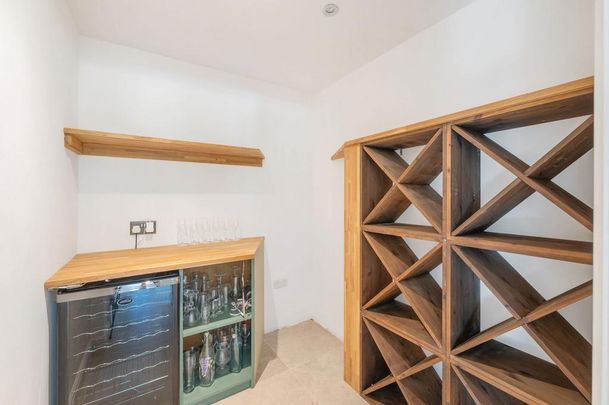6 bedroom detached house to rent - Photo 1