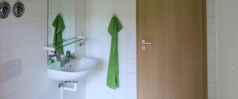 Seniorenfreundliche Wohnung im Grünen // Balkon // Bad und Küche mit Fenster // ruhige Lage - Photo 1