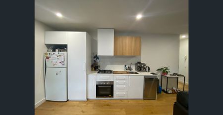 Modern 2 bedroom, 2 bathroom apartment - Photo 3