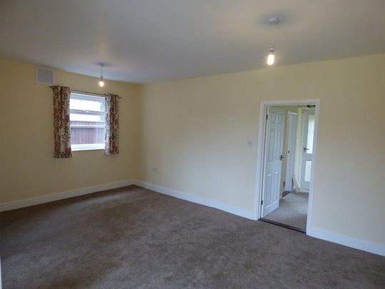 Lowestoft Road, Carlton Colville, Lowestoft - Photo 1