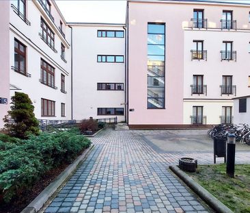 Klimatyczne, wysokie 3 pokoje z antresolą 76.6 m² - Zdjęcie 3