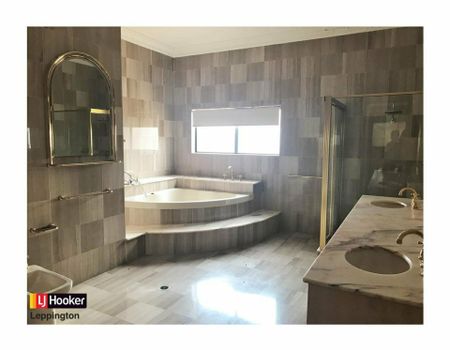 EXECUTIVE RESIDENCE - Photo 5