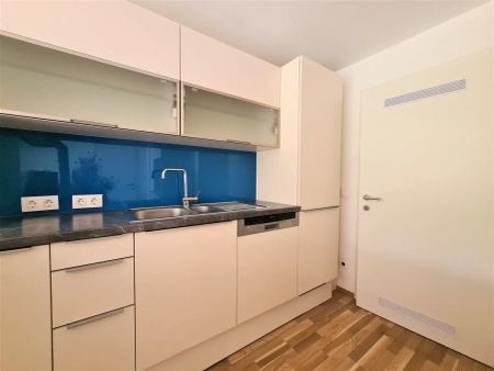 Wundeschöne Maisonettenwohnung mir Dachterrasse, Garten und Carport! - Photo 3