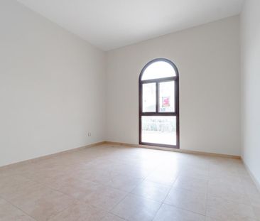 Vacant | Prime Location | Exclusive | Large Plot - Photo 4