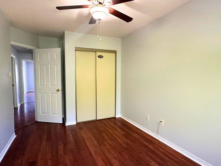 For Lease - 2215 Cleaver Avenue Unit# 22, Burlington, Ontario - Photo 5