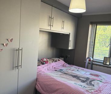 3 bedroom flat to rent - Photo 2