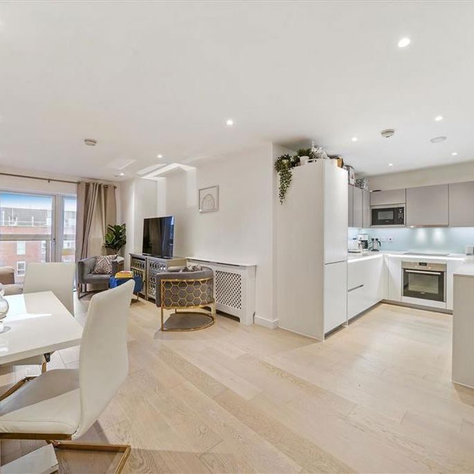 3 bedroom flat to rent - Photo 1