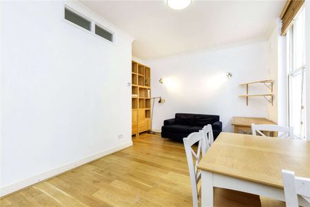 Stylish two bedroom, raised ground floor flat with a shared garden in a Prime Islington Location. - Photo 3