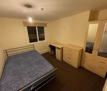 1 Bed Student Accommodation - Photo 3