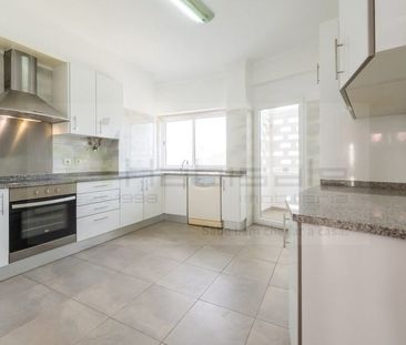 Cascais e Estoril, Lisbon - Photo 3