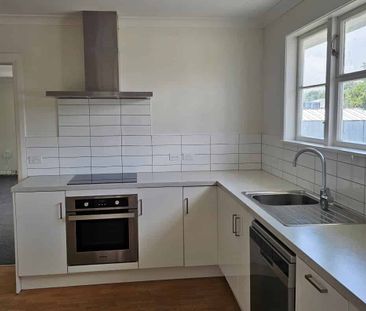 COCKBURN ST - 3 BDRM HOME - $550 P/W - Photo 1