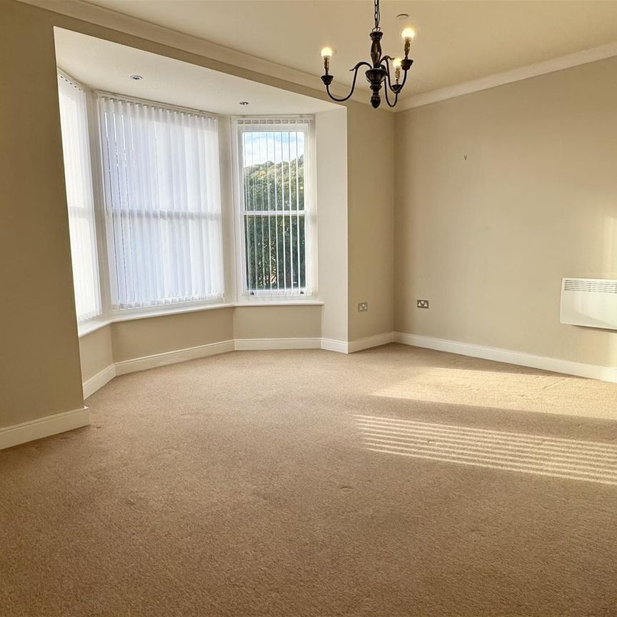 Prince Of Wales Terrace, Scarborough - Photo 1