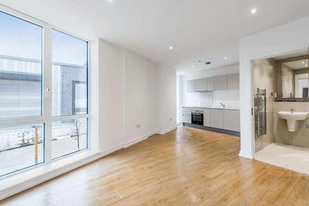 Royal Winchester House, Bracknell, RG12 - Photo 2