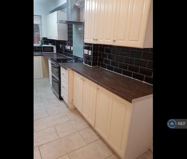3 bedroom terraced house to rent - Photo 6