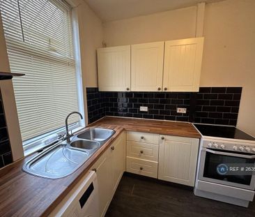 2 bedroom end of terrace house to rent - Photo 3