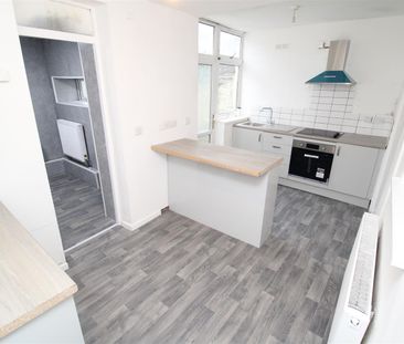 House - Terraced For Rent Brithweunydd Road, Tonypandy - Photo 6