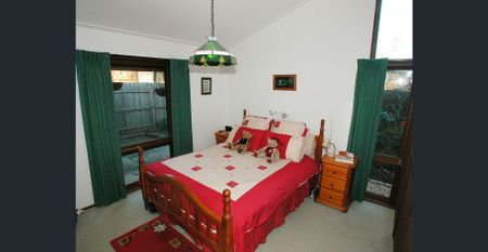 QUITE AND CONTEMPORARY LIVING - Photo 2