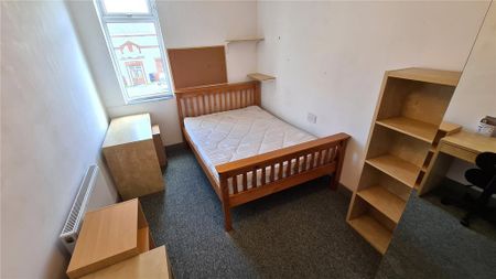 8 bedroom terraced house to rent - Photo 5