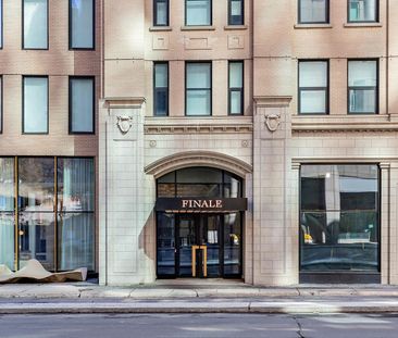 950 Rue Saint-Antoine O, Montréal, QC - Photo 1