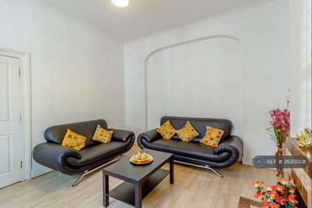 4 bedroom terraced house to rent - Photo 2