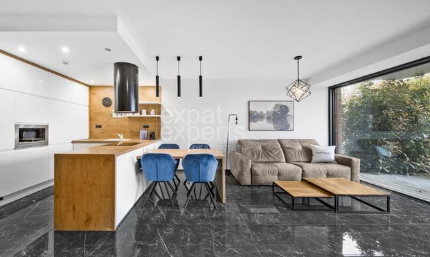 Nádherný, luxusný 2i byt 67m2,s terasou a úžasnou záhradou,2x parkovanie - Photo 1