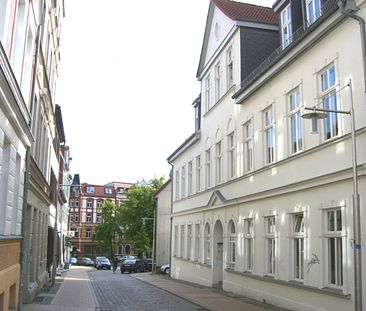 Attraktive 3 Zimmer-Wohnung mit Parkett in der Schelfstadt zu mieten! - Foto 2
