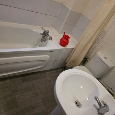Studio Flat, Small Heath, B10 - Photo 4