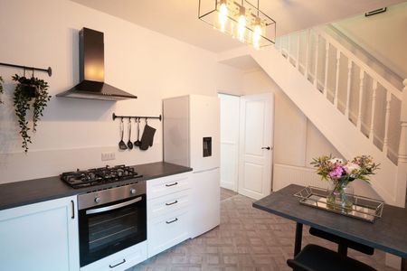2 Bed Terraced House, Liverpool, L4 - Photo 4