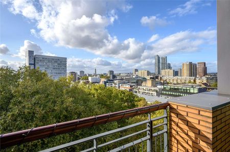 A spectacular triple aspect penthouse apartment benefitting from three terraces. - Photo 5