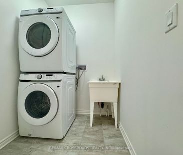 For Lease - 3083 Blazing Star Avenue Unit# Main, Pickering, Ontario - Photo 6