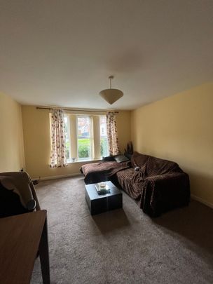 Lawndale Close, Radcliffe - Photo 1