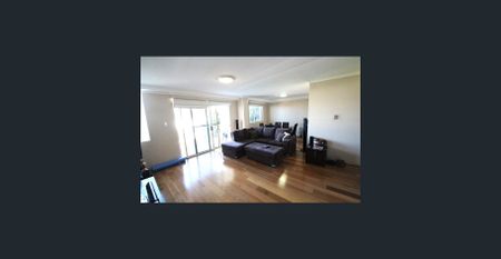 Freshly painted large 2 bedroom 2 bathroom apartment - Photo 5