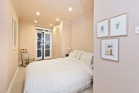 St James's Gardens, W11 - Photo 4