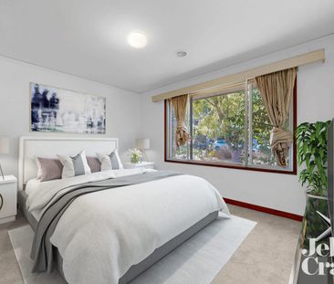Spacious & Stylish Family Home in Prime Camberwell Location - Photo 3
