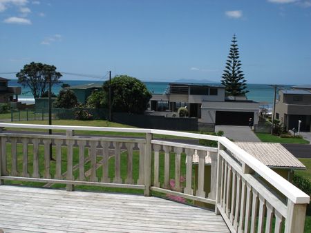 19 The Loop, Waihi Beach - Photo 2