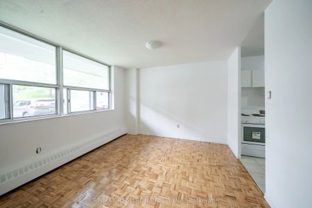 5 Glamorgan Avenue #811 - Photo 3