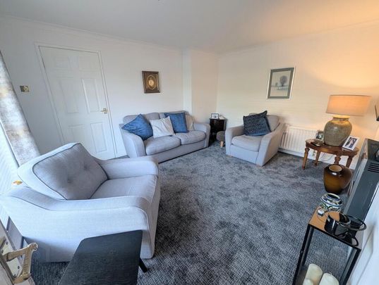 27 Carrickmannin Gardens, Bangor, BT19 1SX - Photo 1