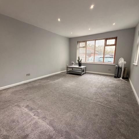 3 bedroom detached bungalow to rent - Photo 1