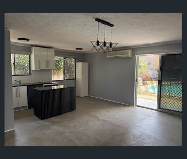 1/9 Loder Street, Biggera Waters, Qld 4216 - Photo 2