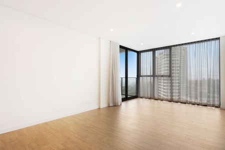 SPACIOUS 2 BEDROOM UNIT WITH PANORAMIC VIEWS - OXFORD CENTRAL - Photo 3