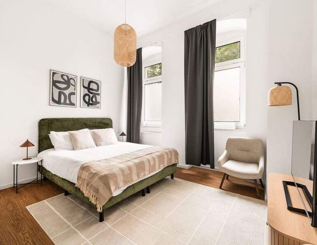 Wunderschöne 1-Zimmer Wohnung in Prenzlauer Berg - voll möbliertDieses eindrucksvolle, möblierte Studio Apartment bietet modernes Design, eine voll au - Photo 1