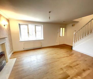 3 bedroom Detached House to let - Photo 1